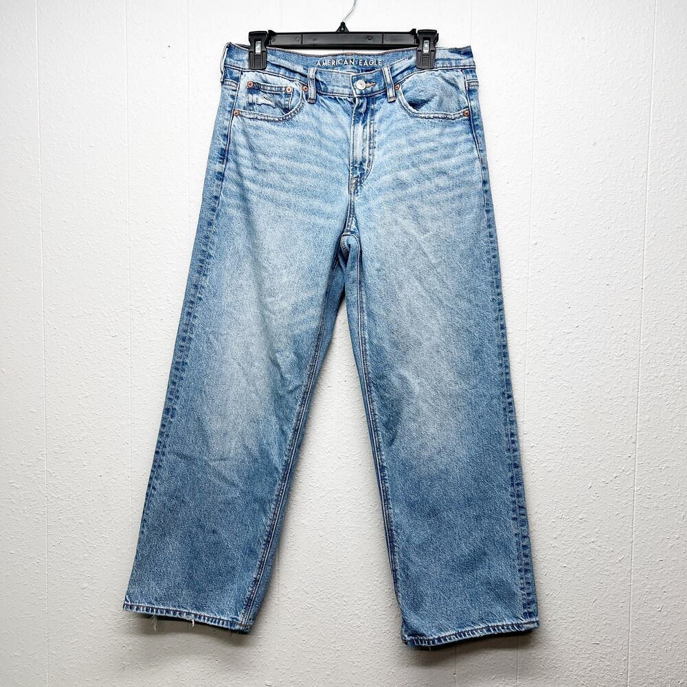 American Eagle Jeans Sigrid 6 Trendy Short Straight Leg Medium Wash Casual
